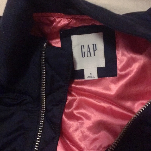 NEVER WORN GAP BOMBER JACKET - Picture 2 of 2